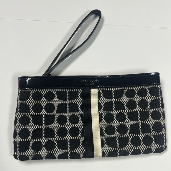 Kate Spade New York Large Wristlet Black Cream Zipper Clutch - Picture 1 of 5